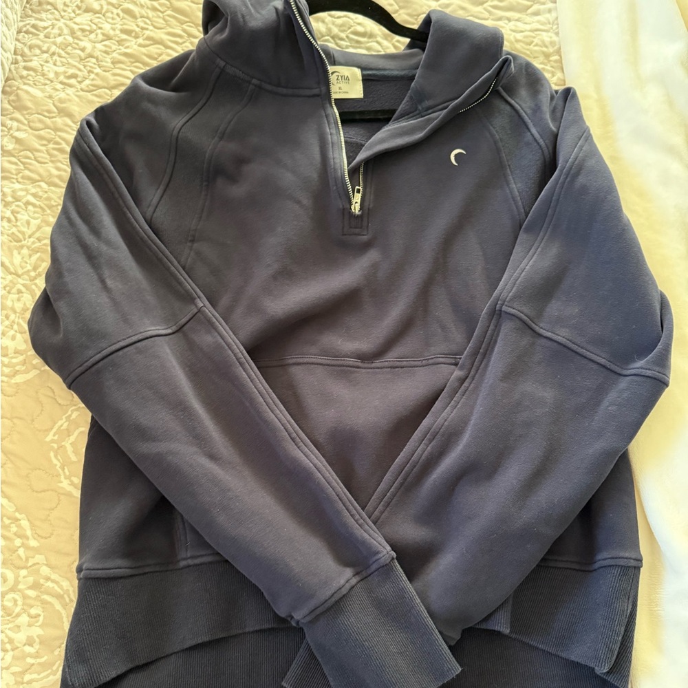 ZYIA Active Retreat hoodie